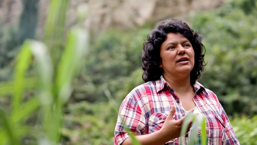 Berta Cáceres, ativista assassinada em Honduras, recebe homenagem póstuma da ONU Berta Cáceres, ativista assassinada em Honduras, recebe homenagem póstuma da ONU/